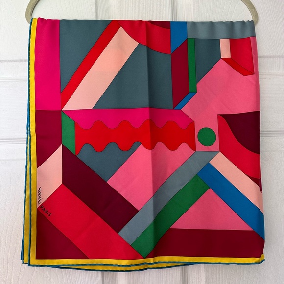 Hermes Carré 90 “Perspective Cavalière” silk scarf - Picture 4 of 12